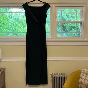 This extremely comfortable dress is a deep evergreen that hangs beautifully.